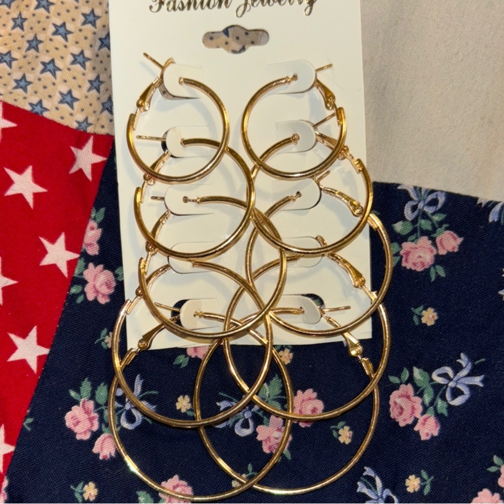 Elegant Gold Hoop Earrings Set